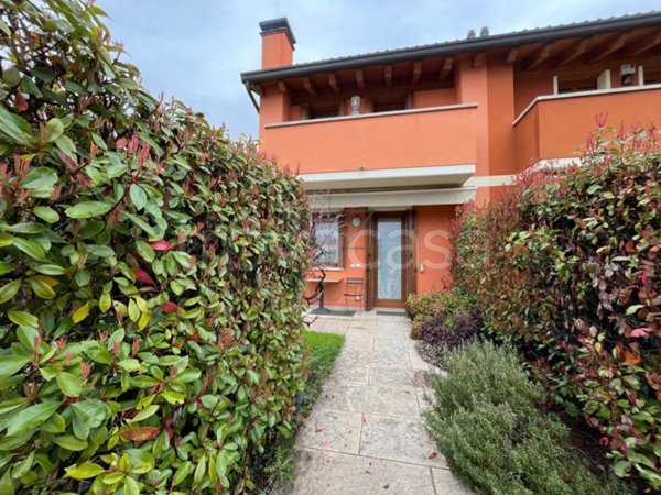 casa indipendente in vendita ad Asolo in zona Villa d'Asolo