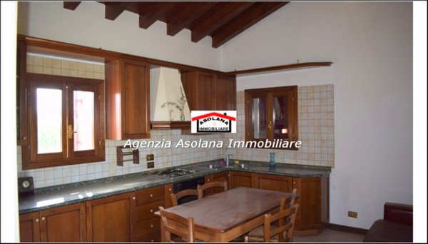 casa indipendente in vendita ad Asolo in zona Villa d'Asolo