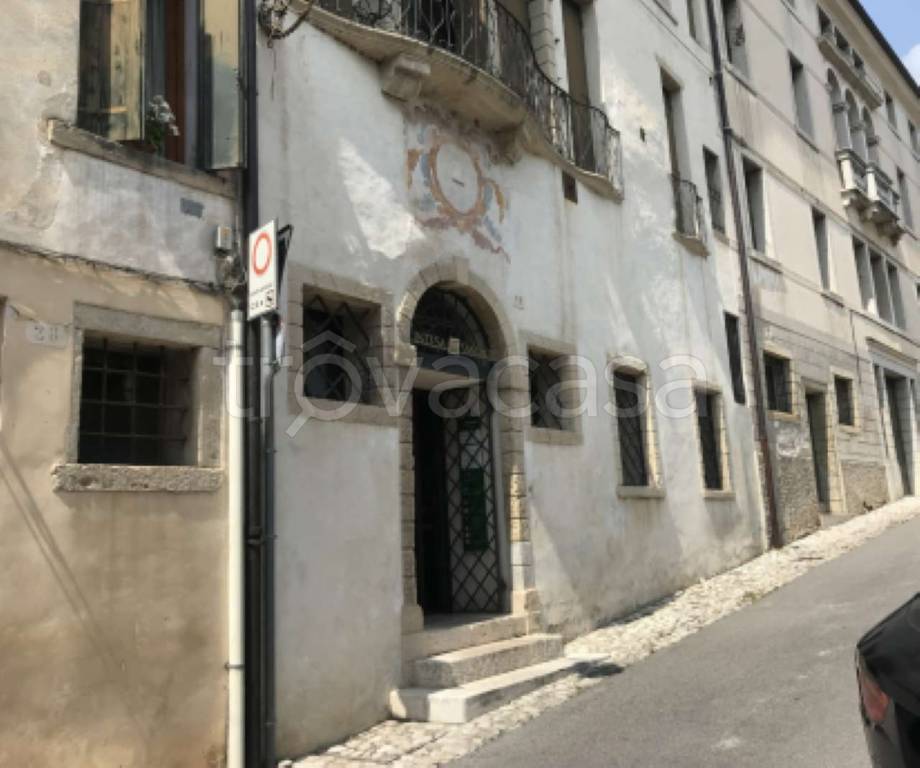 negozio in vendita ad Asolo