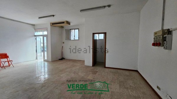 negozio in vendita ad Asolo in zona Sant'Apollinare