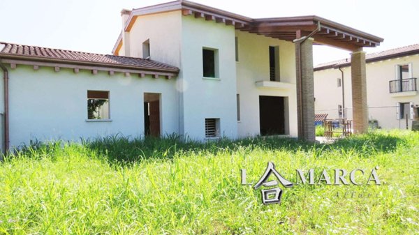 casa indipendente in vendita a Borso del Grappa in zona Semonzo