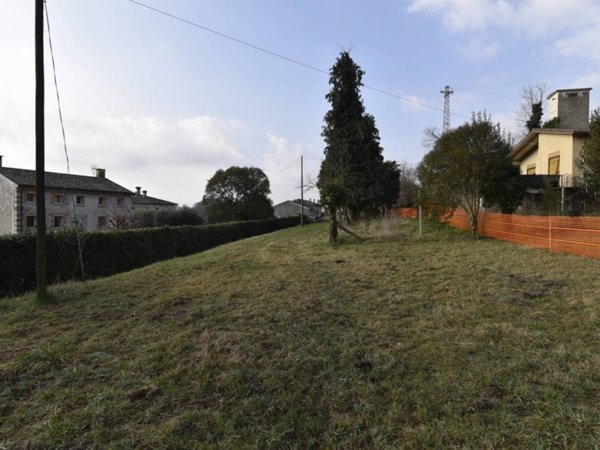 terreno edificabile in vendita a Borso del Grappa