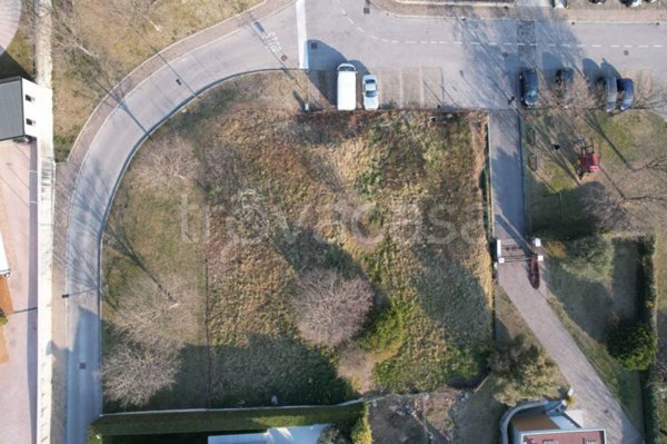 terreno edificabile in vendita a Borso del Grappa