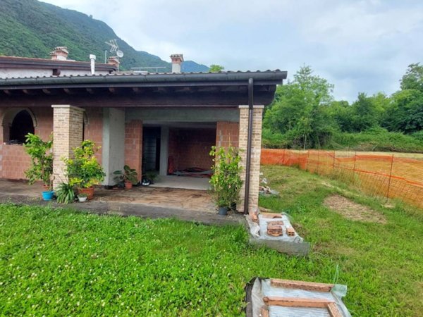 casa indipendente in vendita a Borso del Grappa in zona Semonzo