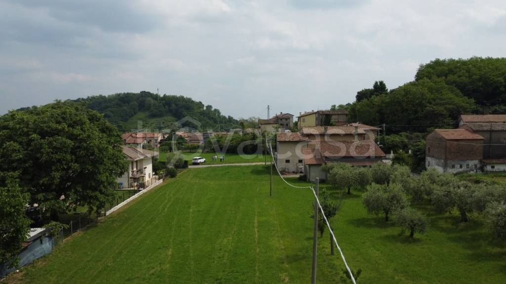 terreno edificabile in vendita a Borso del Grappa