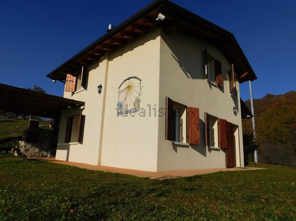 casa indipendente in vendita a Borso del Grappa in zona Sant'Eulalia
