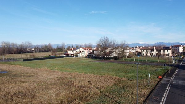 terreno edificabile in vendita a Breda di Piave