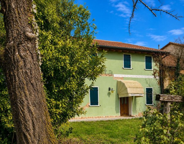 casale in vendita a Breda di Piave
