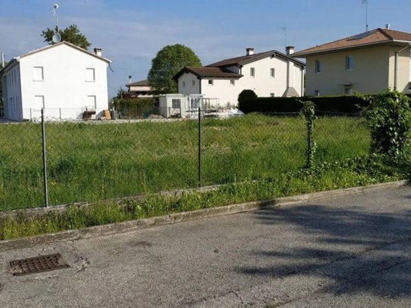 terreno in vendita a Breda di Piave in zona Pero