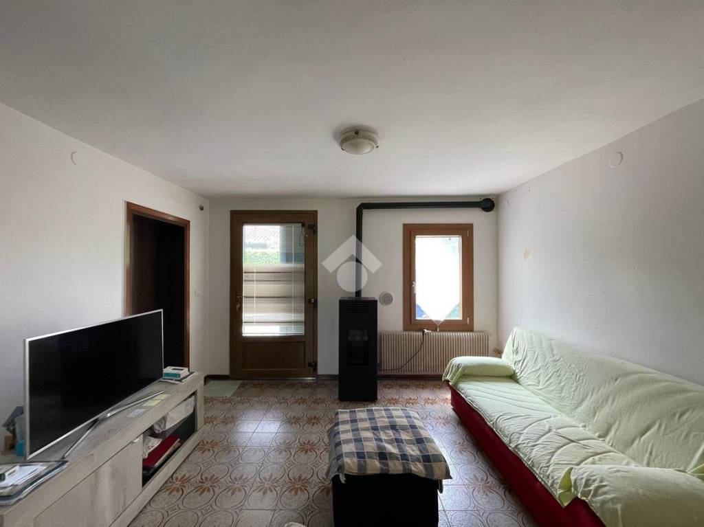 casa indipendente in vendita a Breda di Piave in zona Pero