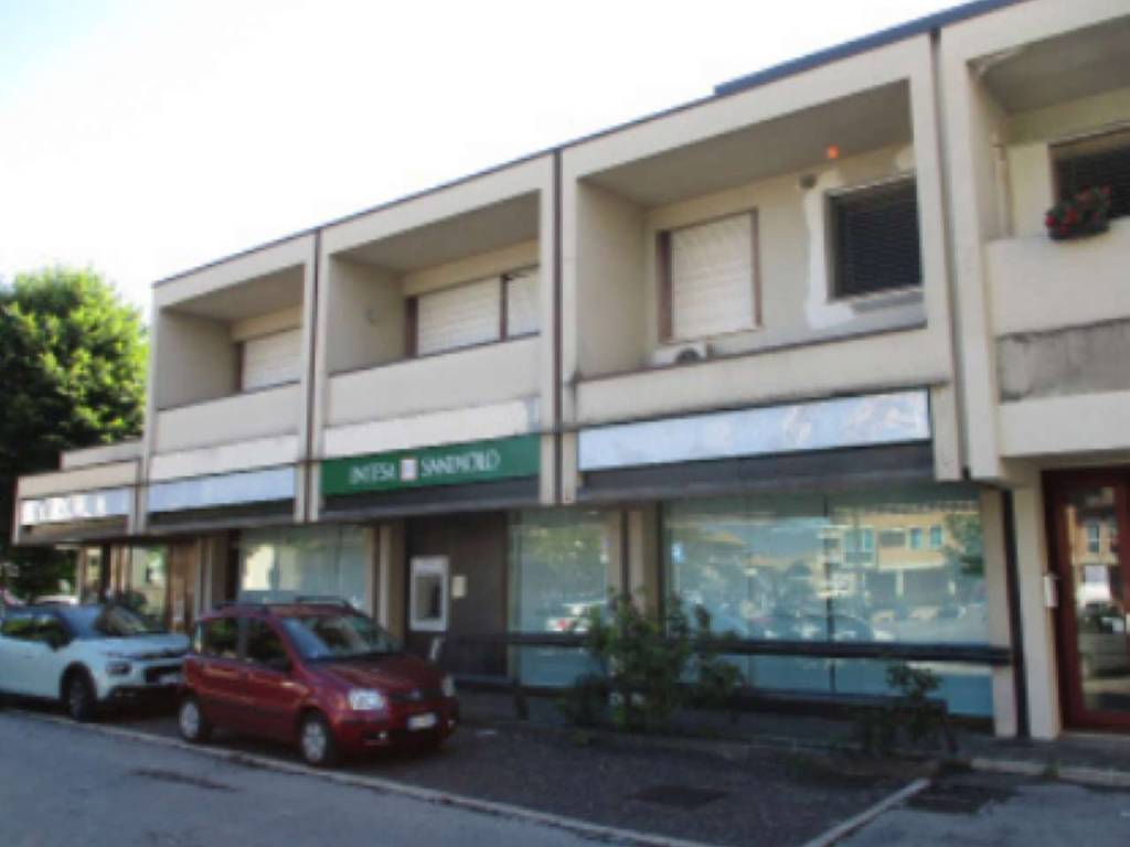 ufficio in vendita a Caerano di San Marco