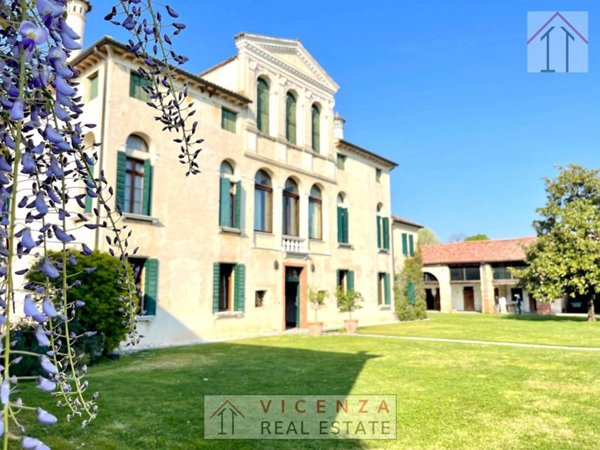 villa in vendita a Caerano di San Marco