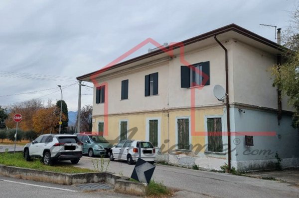 appartamento in vendita a Caerano di San Marco