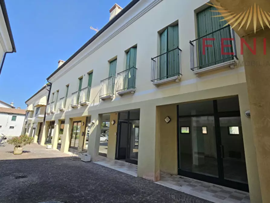 negozio in vendita a Caerano di San Marco