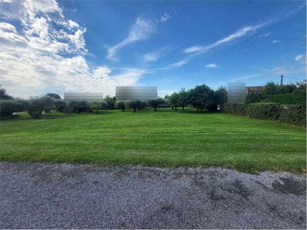 terreno edificabile in vendita a Caerano di San Marco