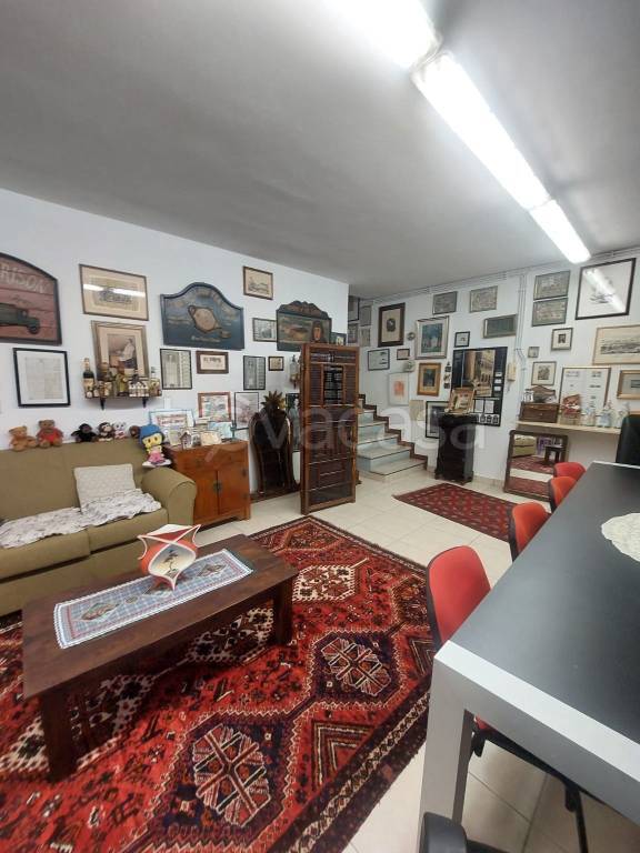 ufficio in vendita a Caerano di San Marco