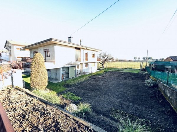 casa indipendente in vendita a Cappella Maggiore