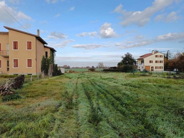 terreno edificabile in vendita a Carbonera