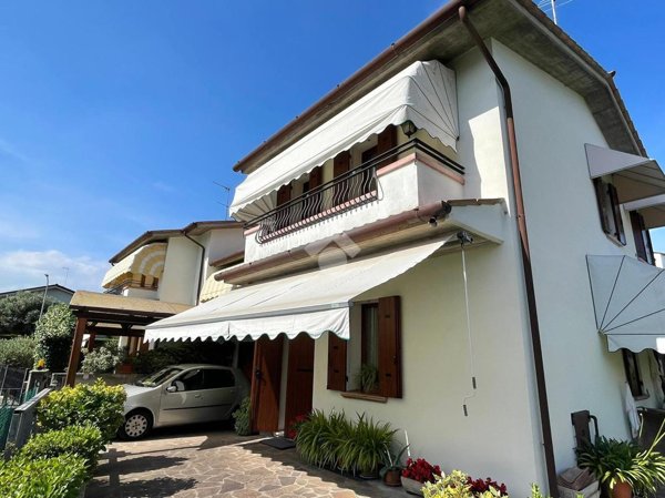 casa indipendente in vendita a Carbonera in zona Vascon
