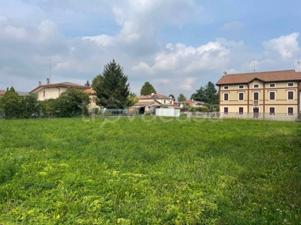 terreno edificabile in vendita a Carbonera in zona Vascon
