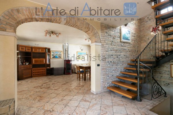 casa indipendente in vendita a Carbonera in zona Vascon