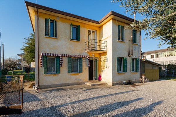 casa indipendente in vendita a Carbonera in zona Mignagola