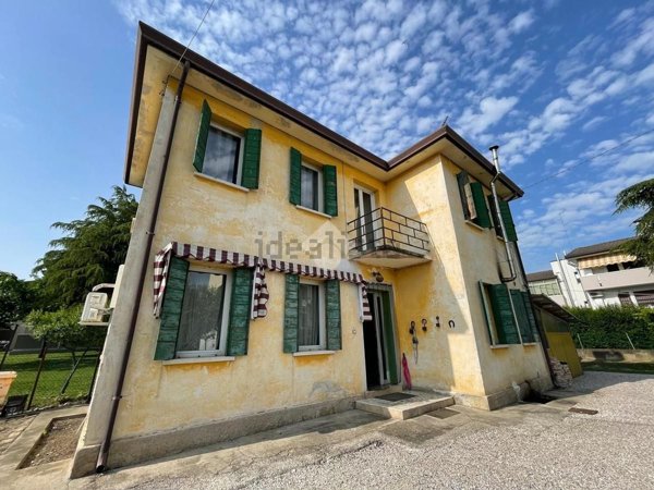 appartamento in vendita a Carbonera in zona Mignagola