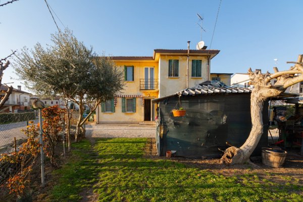 casa indipendente in vendita a Carbonera in zona Mignagola