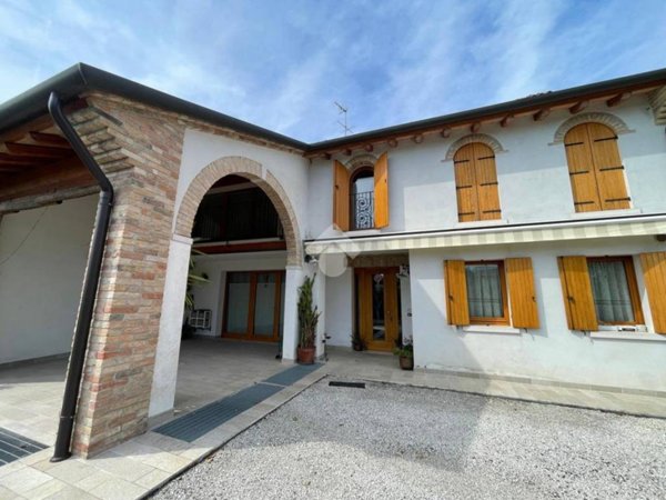 casa indipendente in vendita a Carbonera in zona Vascon