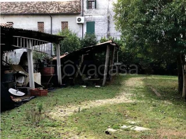 locale di sgombero in vendita a Carbonera in zona Mignagola
