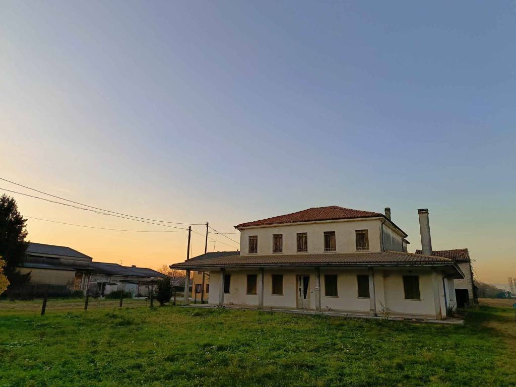 casa indipendente in vendita a Carbonera in zona Mignagola