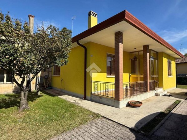 casa indipendente in vendita a Carbonera in zona Vascon