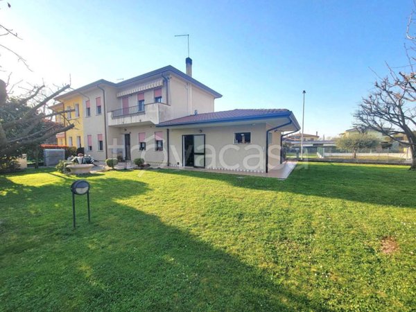 casa indipendente in vendita a Carbonera in zona Pezzan