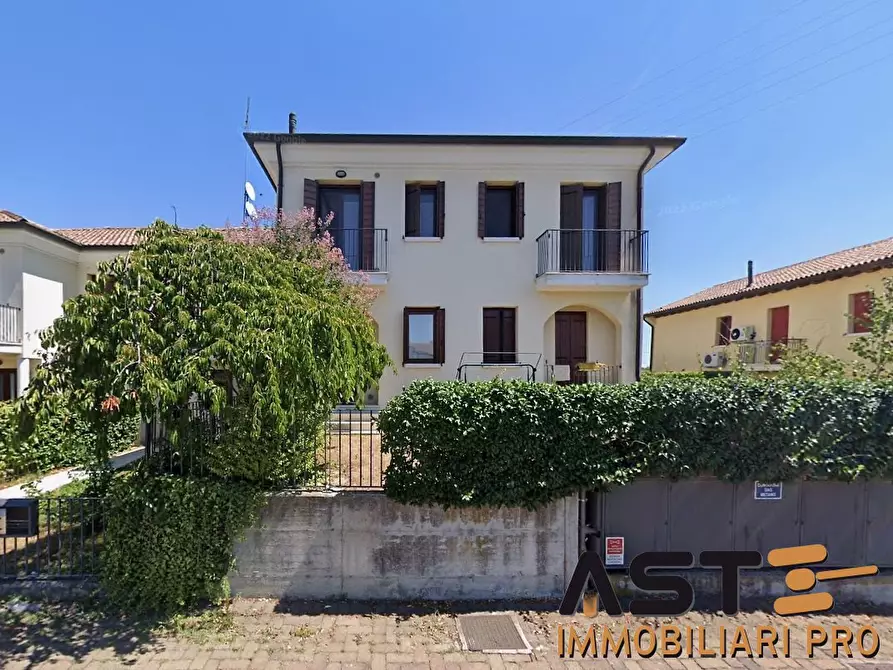 appartamento in vendita a Carbonera in zona Pezzan