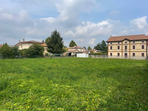 terreno edificabile in vendita a Carbonera in zona Vascon