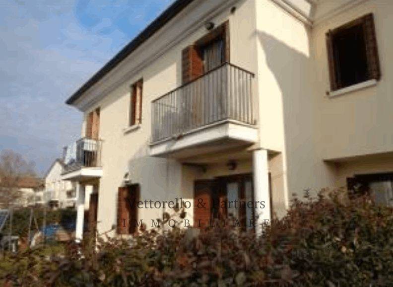 appartamento in vendita a Carbonera in zona Pezzan
