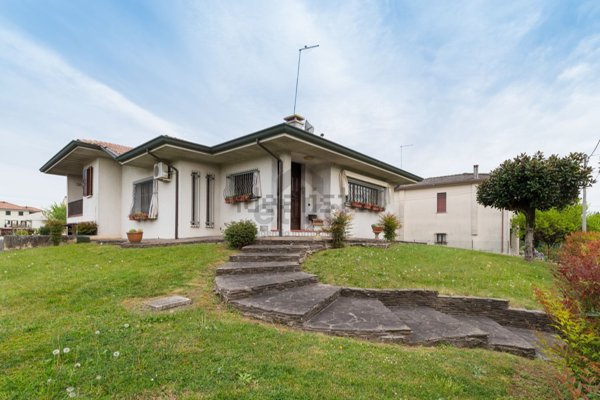 casa indipendente in vendita a Carbonera
