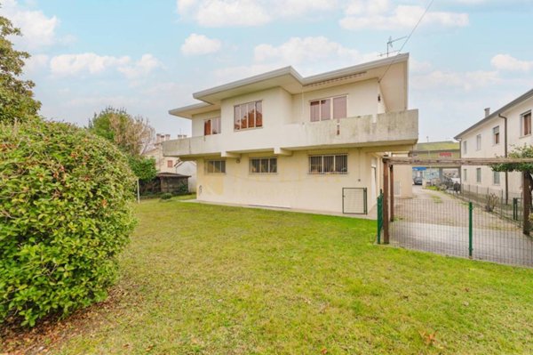 casa indipendente in vendita a Carbonera in zona Biban