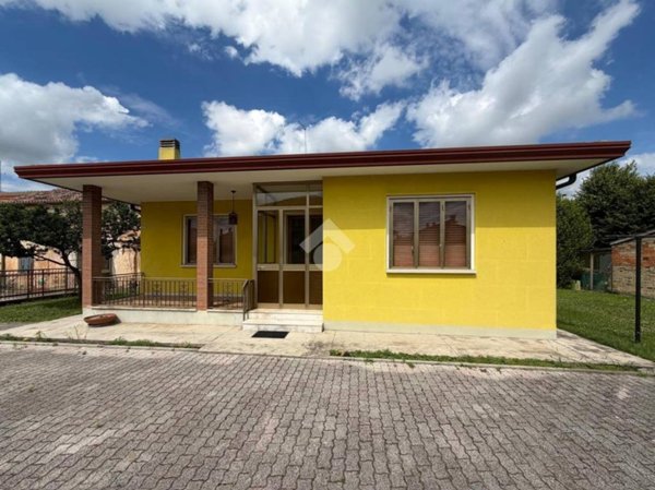 appartamento in vendita a Carbonera in zona Vascon