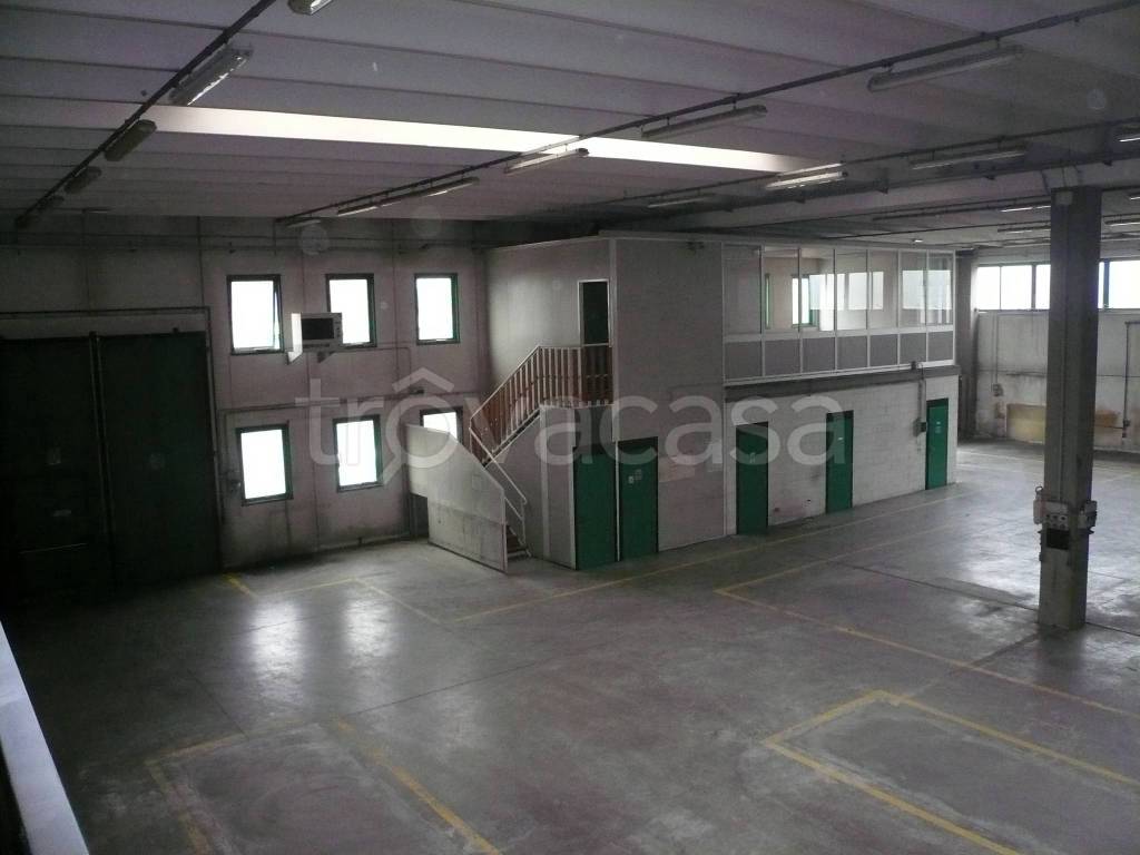 locale commerciale in vendita a Casier