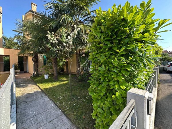 casa indipendente in vendita a Casier