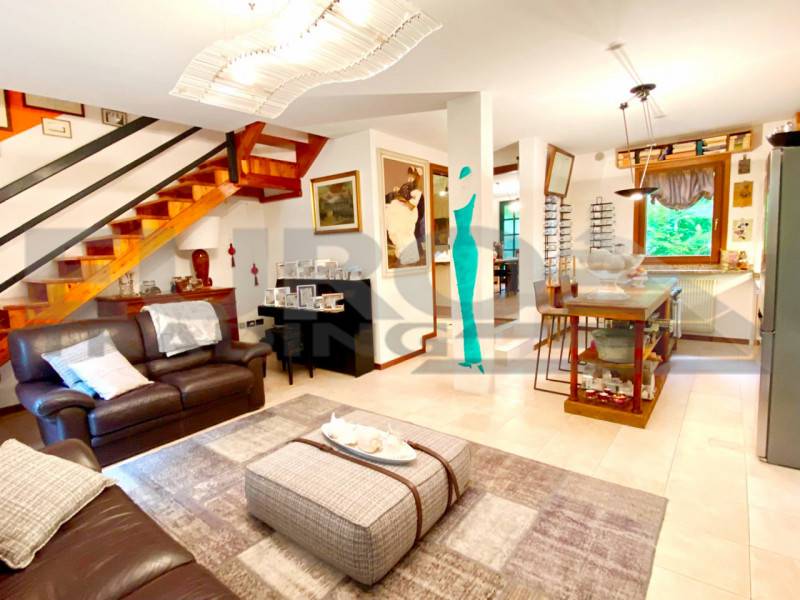 casa indipendente in vendita a Casier