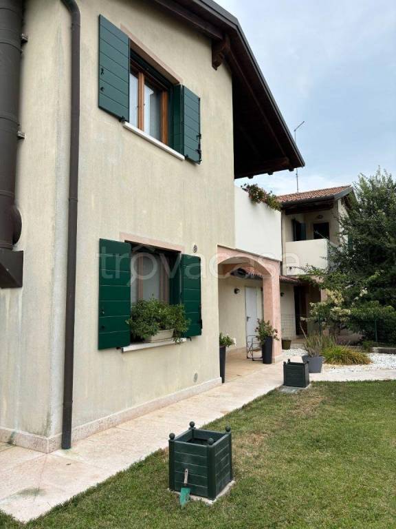 casa indipendente in vendita a Casier