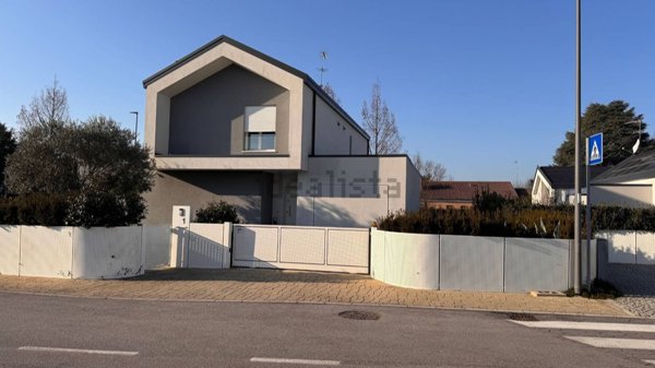 casa indipendente in vendita a Casier in zona Dosson