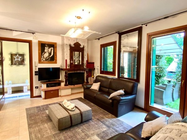 casa indipendente in vendita a Casier