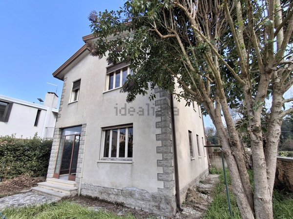 casa indipendente in vendita a Casier