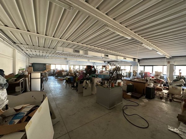 capannone in vendita a Casier in zona Dosson