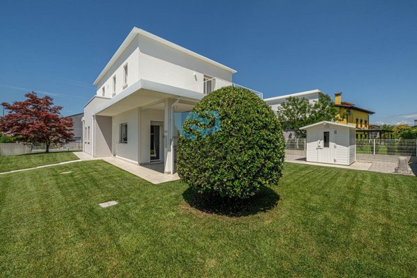 casa indipendente in vendita a Casier in zona Dosson