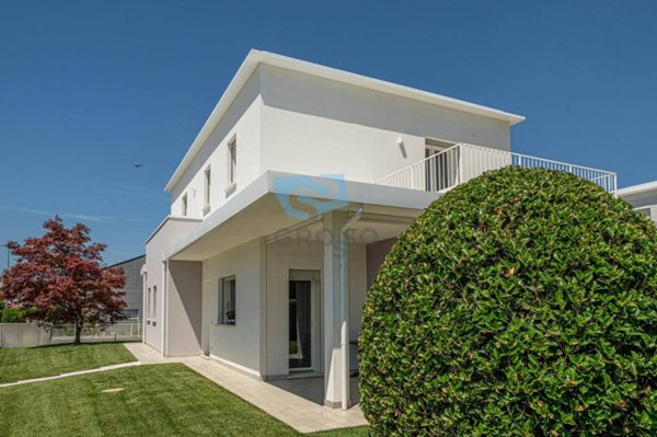 casa indipendente in vendita a Casier in zona Dosson