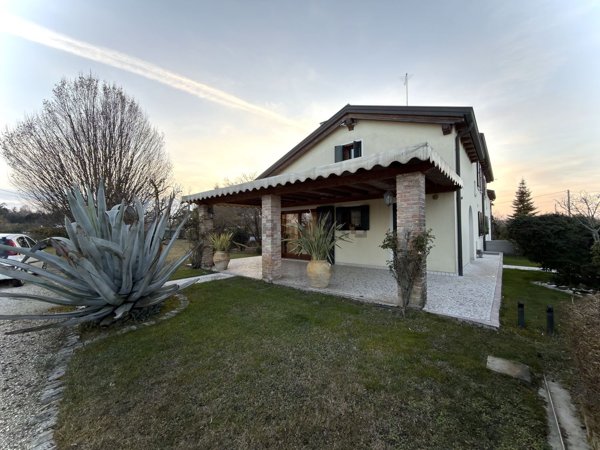 casa indipendente in vendita a Casier in zona Dosson